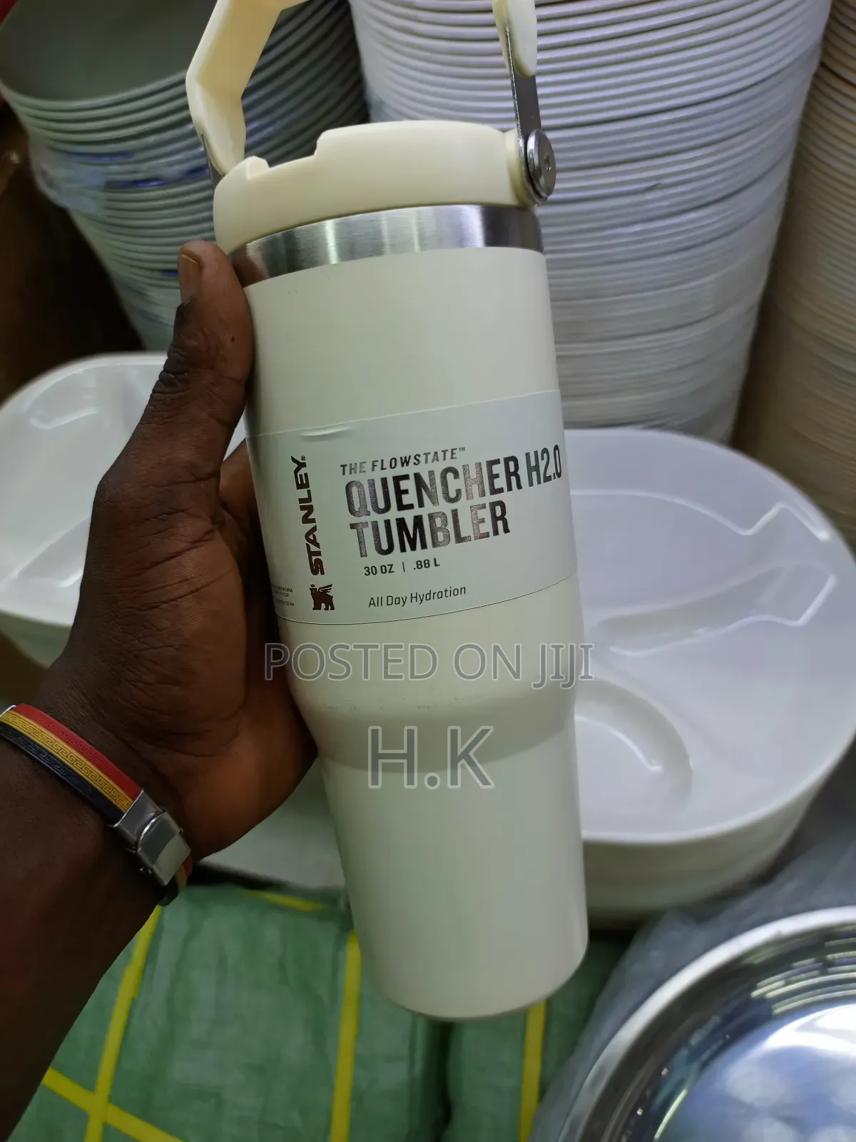 30oz Stanley Quencher H2.0 Flowstate Tumbler.
