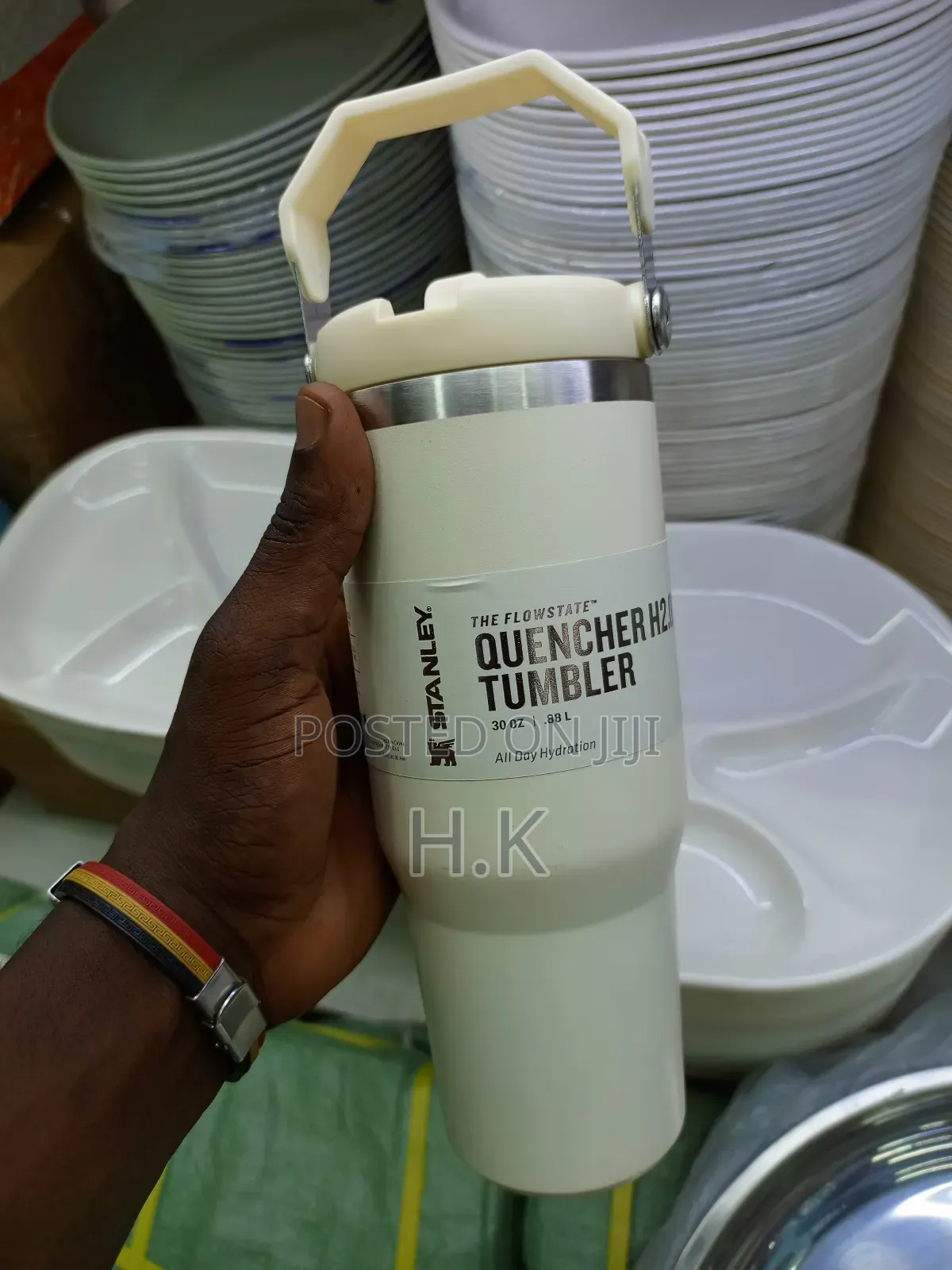30oz Stanley Quencher H2.0 Flowstate Tumbler.