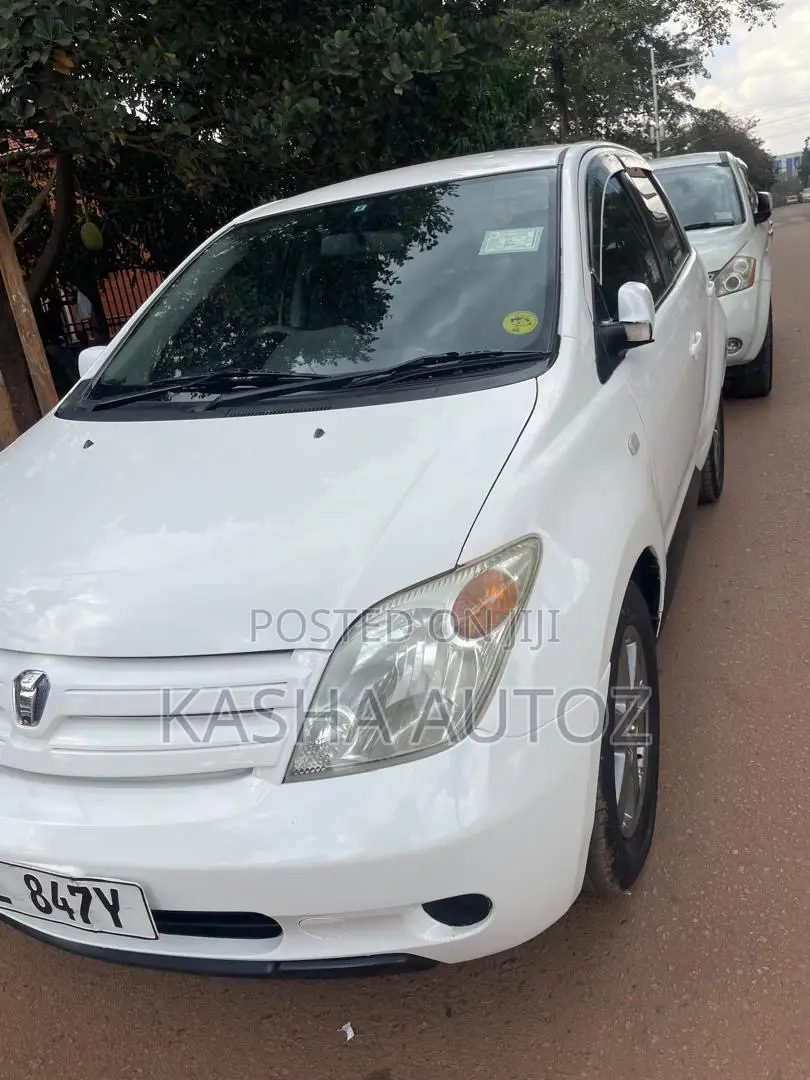 Toyota IST 2005 White