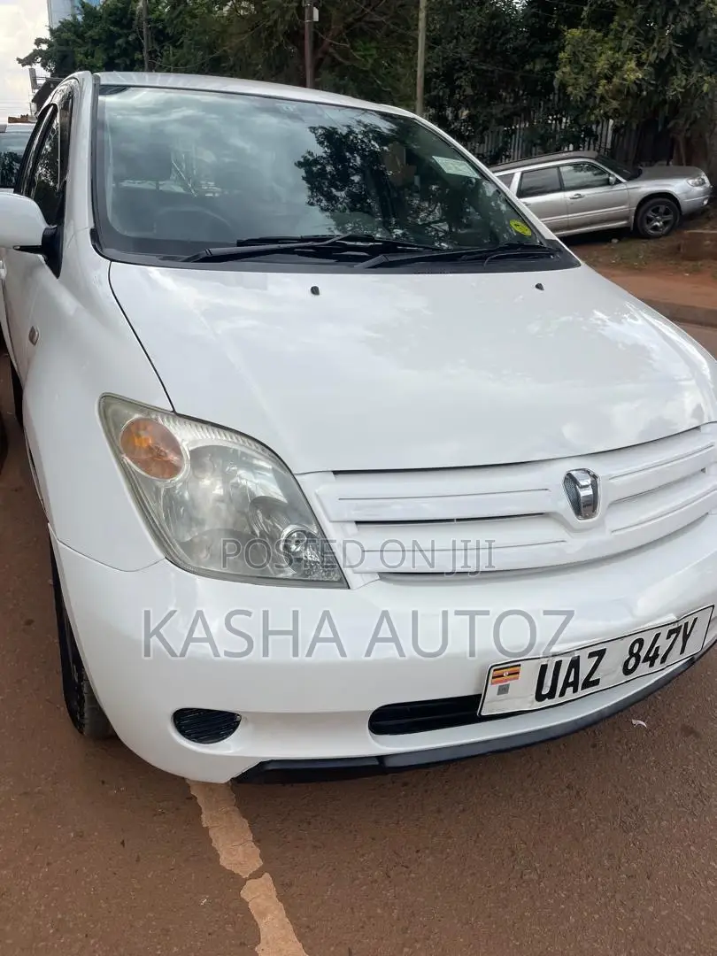 Toyota IST 2005 White