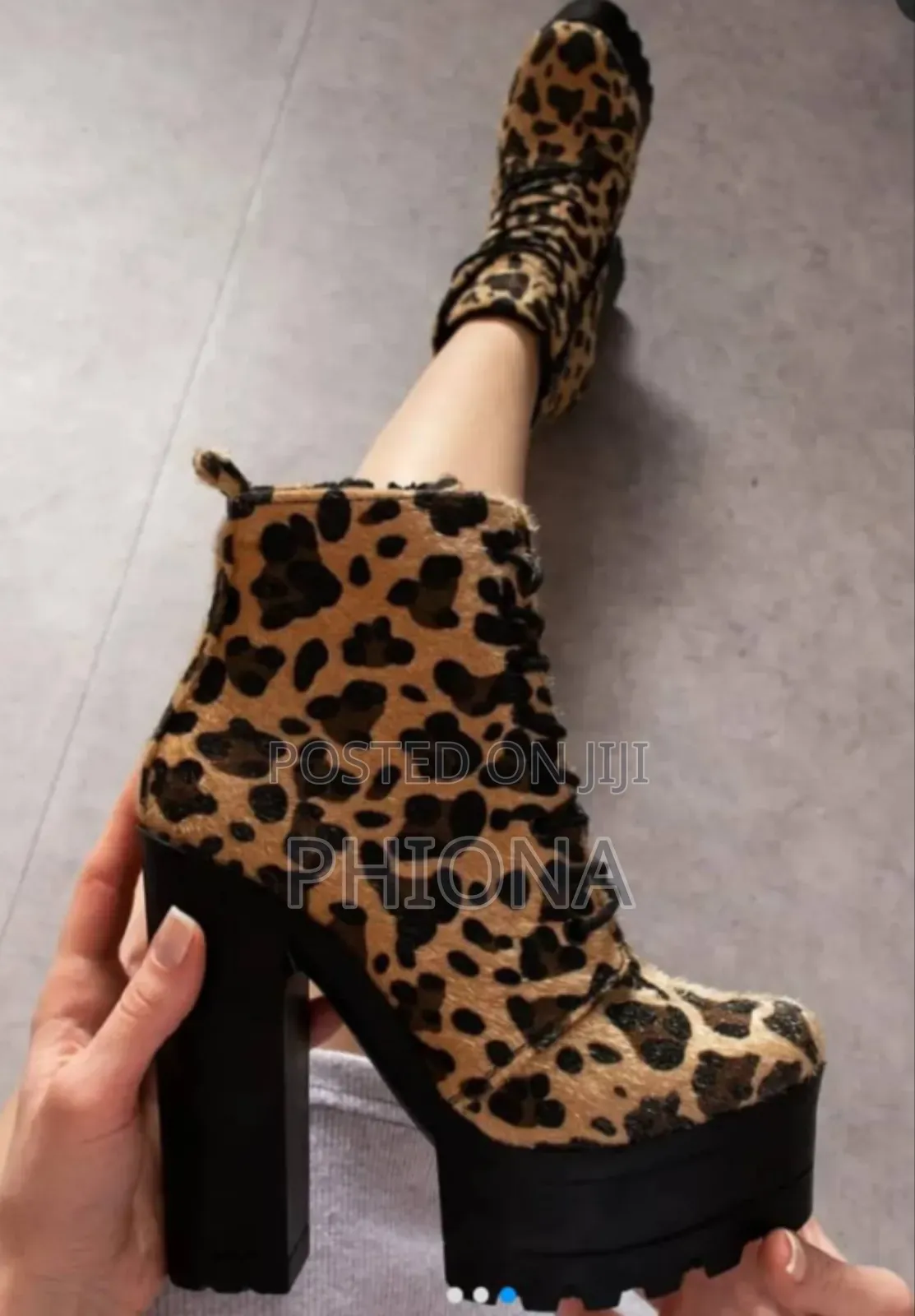 Ladies High Blocked Boot