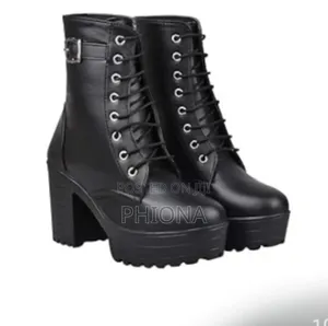 Ladies High Blocked Boot