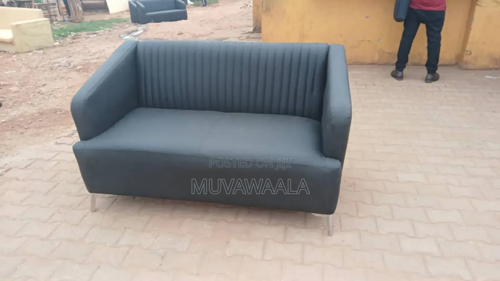 Jaki Sofa Set