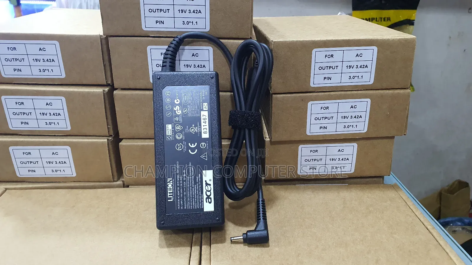 Acer Small Pin 19v 3.42a Charger