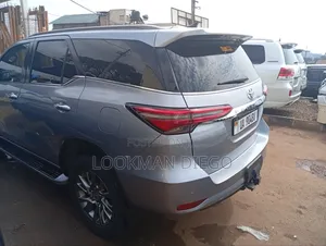 Toyota Fortuner 2.8 D RWD 2016 Silver