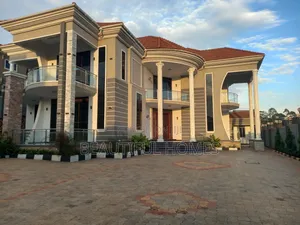 Furnished 6bdrm Duplex in Kira for sale