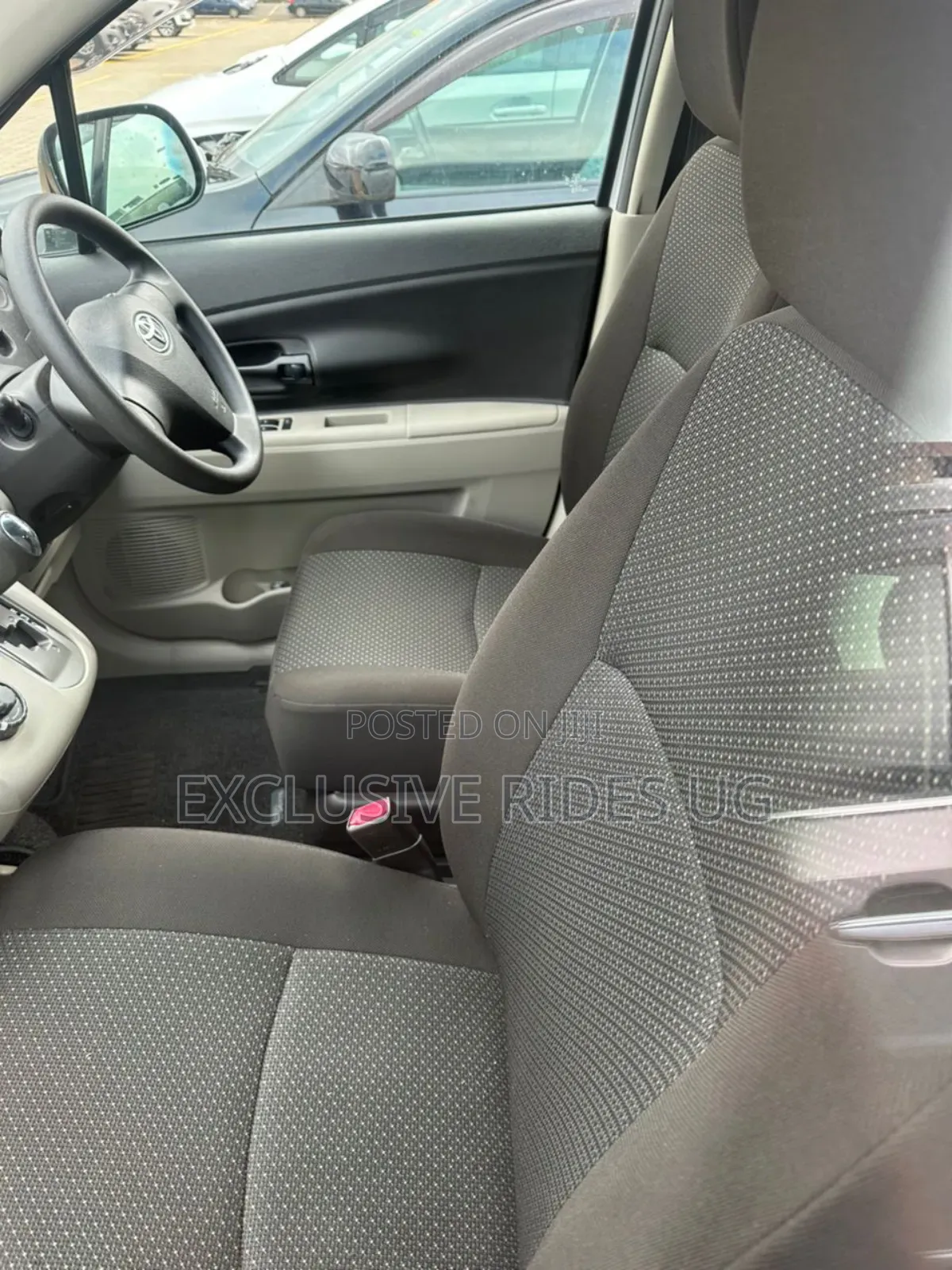 Toyota Passo Sette 1.5 AWD 2011 White