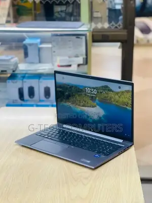 New Laptop HP ZBook Firefly G8 16GB Intel Core I7 SSD 512GB