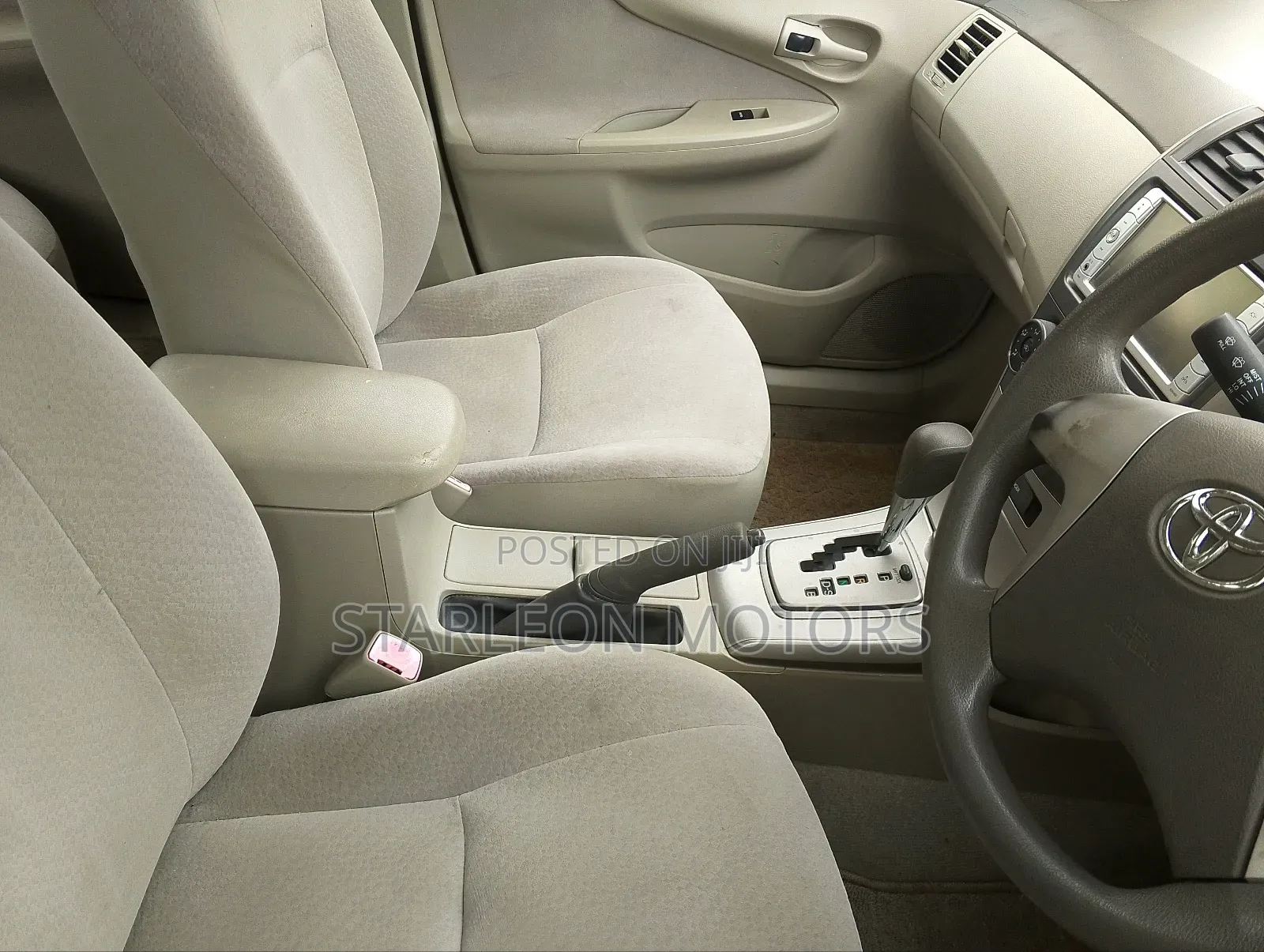 Toyota Axio 2011 Gold