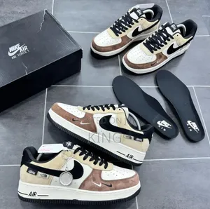 Nike Air Force 1 Low Supreme X the North Face Sneaker.