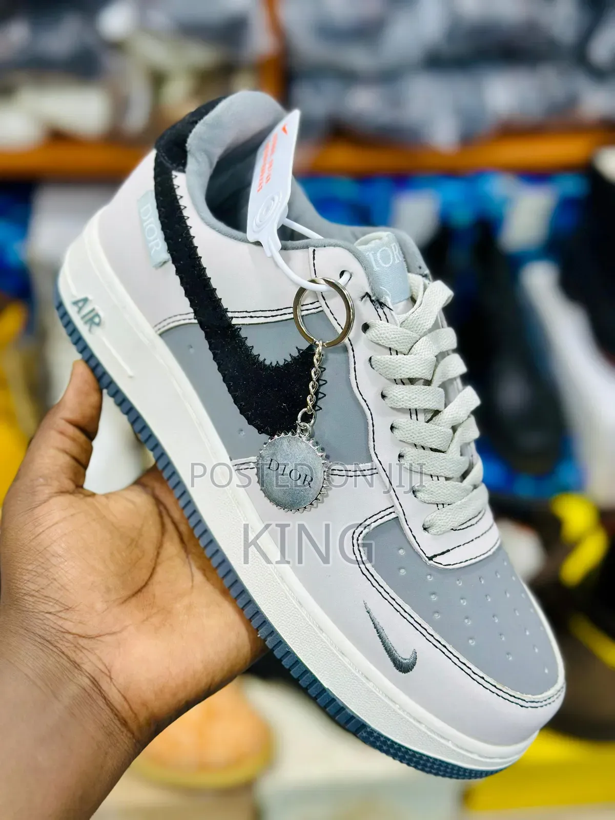 Nike Air Force 1 Sneakers With a Gray
