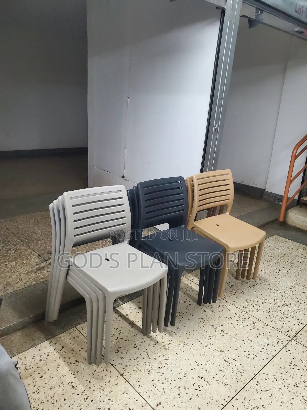 Bounce Plastic Chairs Plastic Chairs