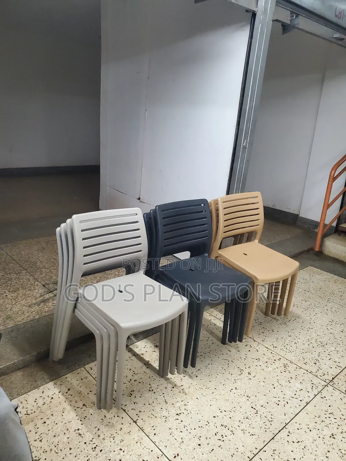 Bounce Plastic Chairs Plastic Chairs
