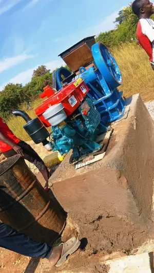 150*250 1-5tonnes Per Hour 16hp Diesel Engine Stone Crusher