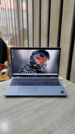 New Laptop Dell Precision 3570 32GB Intel Core i7 SSD 512GB
