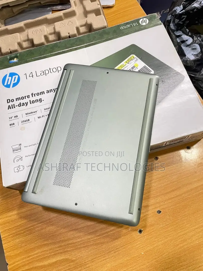 New Laptop HP 14-Dq1025cl 8GB Intel Core I5 SSD 256GB