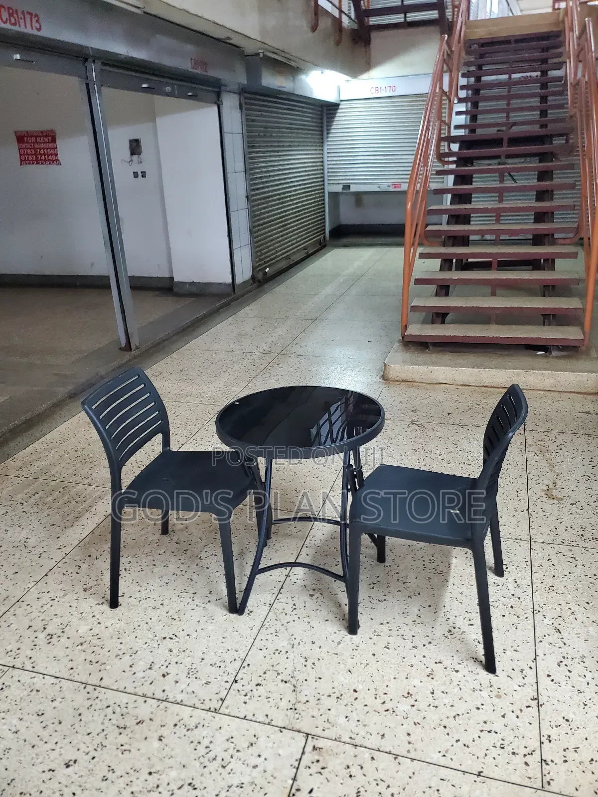 L15 Round Dining Glass Table and Plastic Chairs