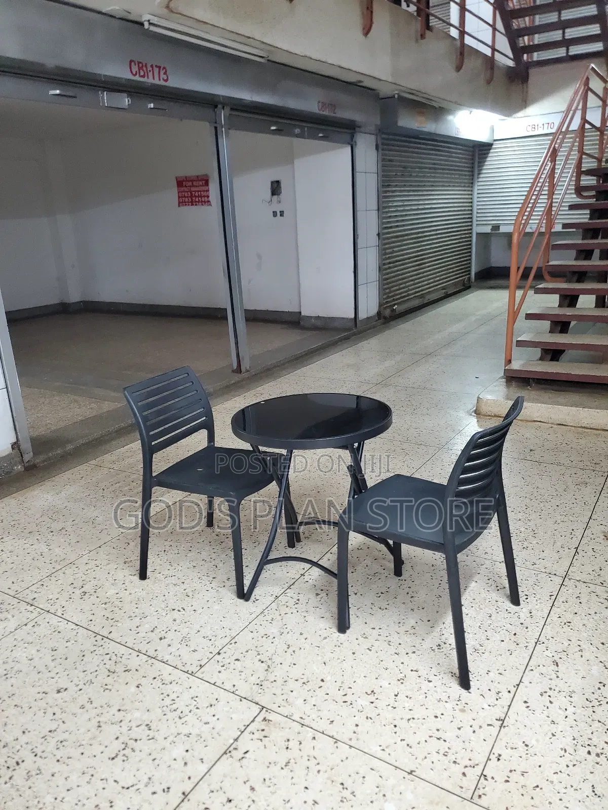L15 Round Dining Glass Table and Plastic Chairs