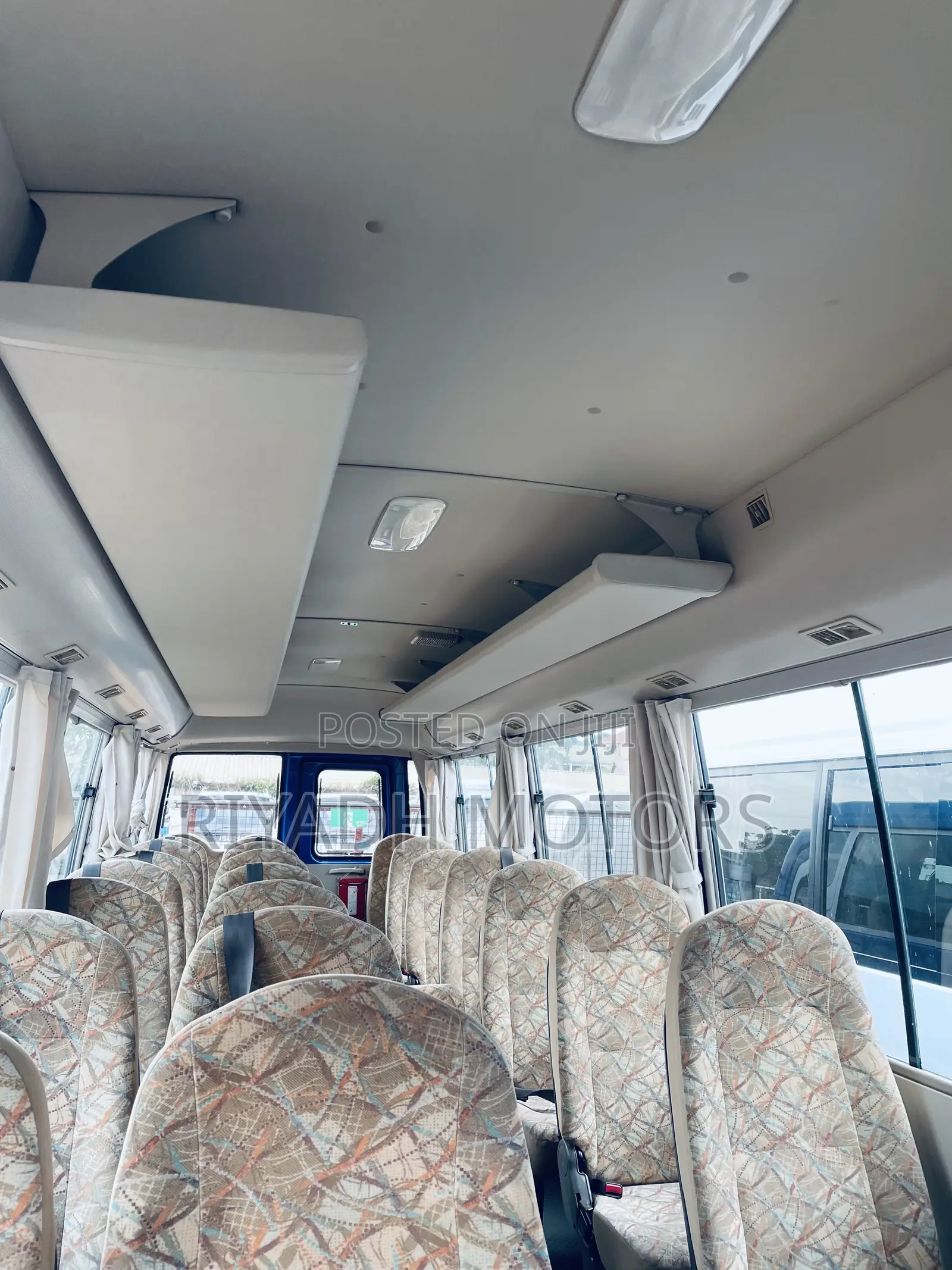 Mitsubishi Fuso Rosa 2010 Blue