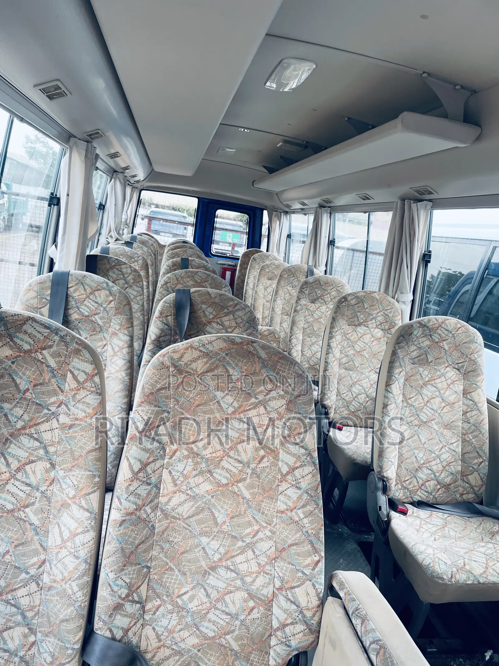 Mitsubishi Fuso Rosa 2010 Blue