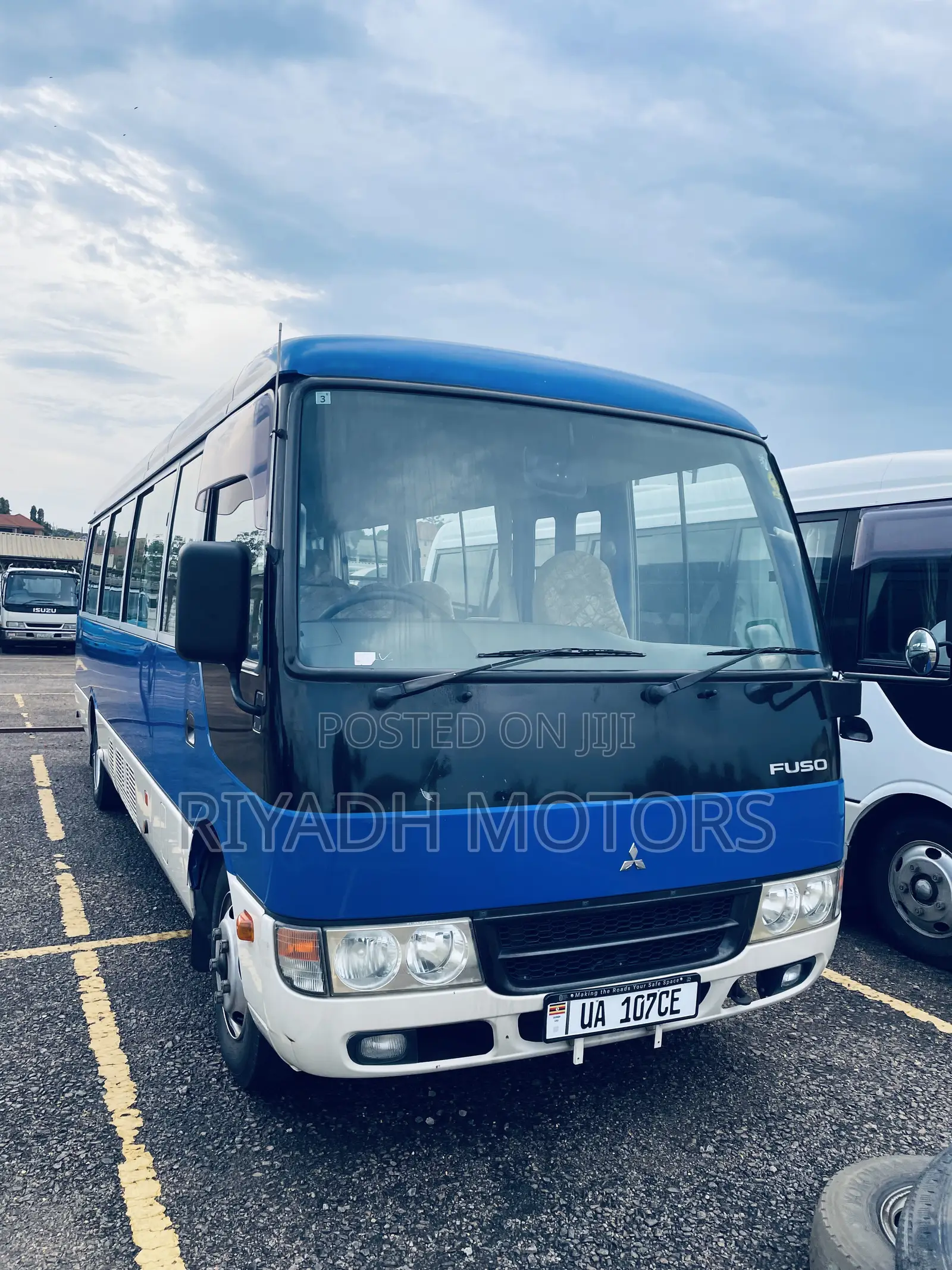 Mitsubishi Fuso Rosa 2010 Blue