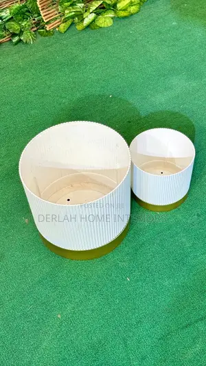 Flower Pots (White)