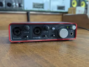 Focusrite 2i2 Sound Card