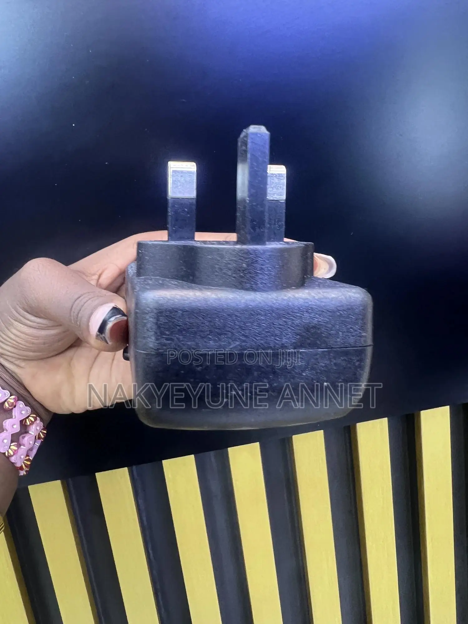 Ac/Dc Adaptor