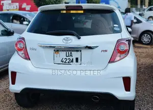 Toyota Vitz 1.5 FWD 5dr 2014 White