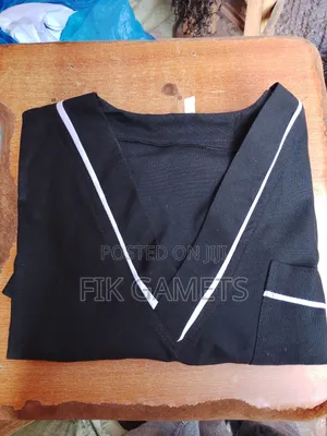 Scrubs Medical Black With White.
