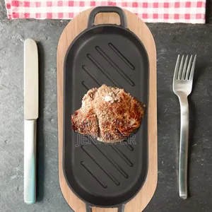 Cast Iron Grizzler Pan With Wooden Base