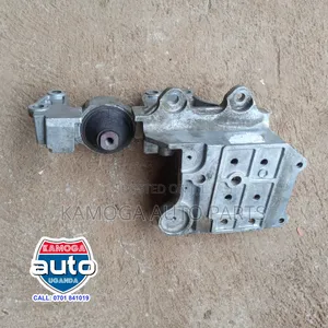 Xtrail 2010 Gearbox Mounting.