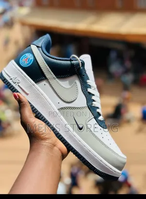 Nike Air Force 1 Low X Psg (Paris Saint-germain).