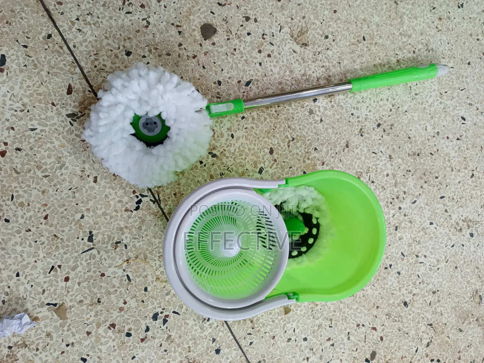Spin Mop and Bucket System.