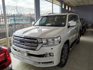 Toyota Land Cruiser 4.6 V8 ZX 2016 White