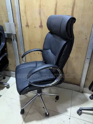 Refurbished Executive Rotating Office Chair