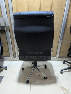 Refurbished Executive Rotating Office Chair