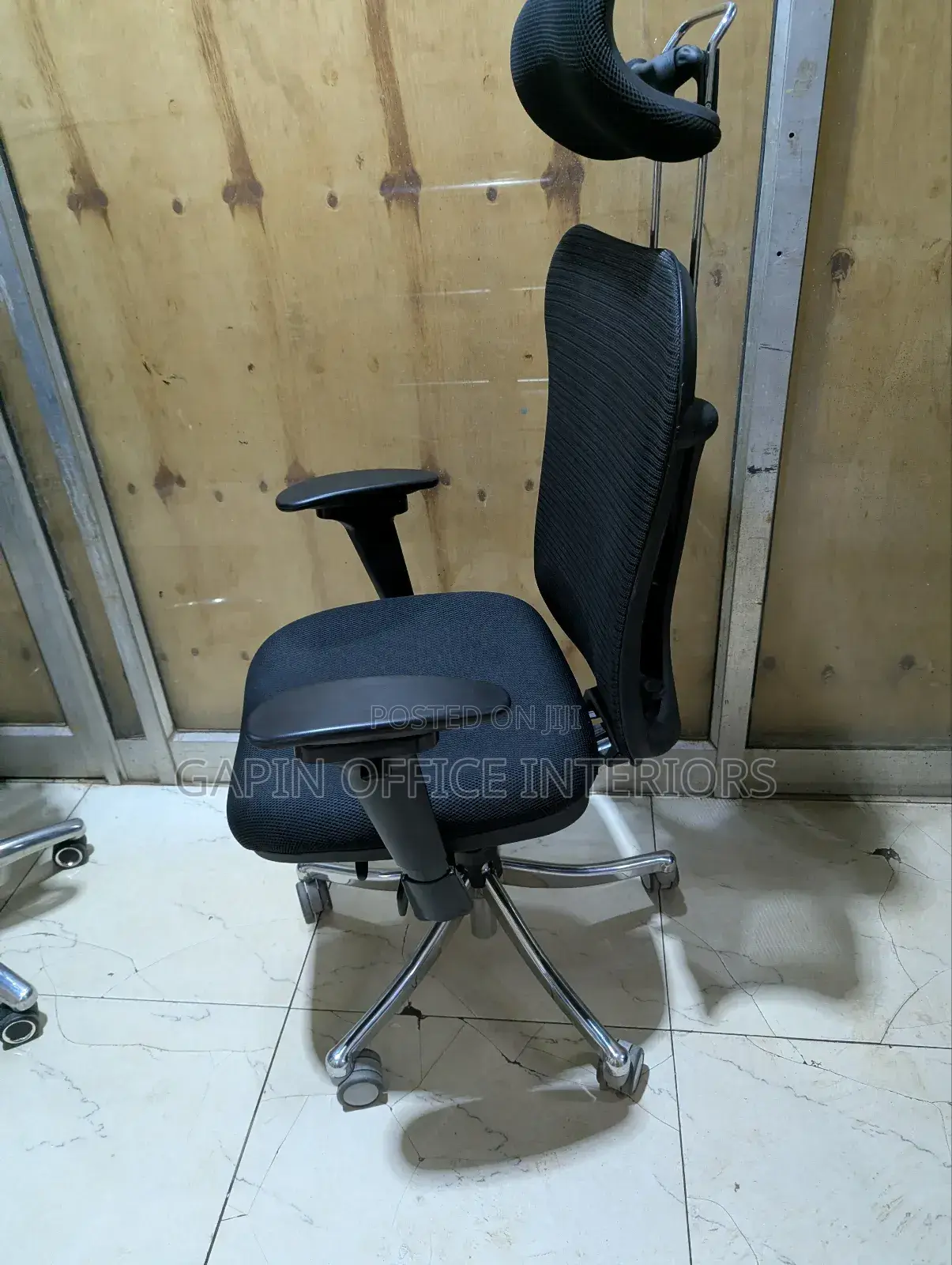 Second Hand Nice Looking Executive Back Mesh Office Chair