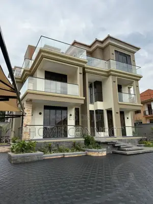 5bdrm Duplex in Rubaga, Central Division for sale