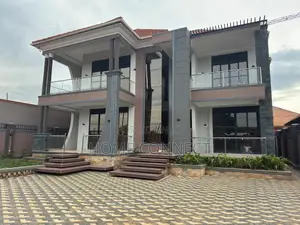 5bdrm Duplex in Rubaga, Central Division for rent