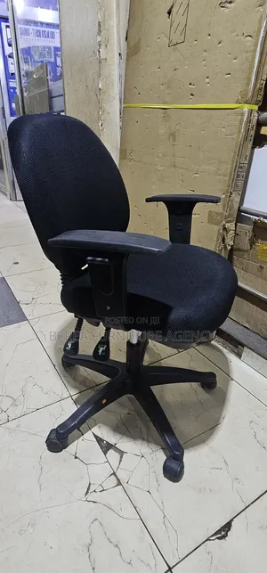 Simple Mesh Secretarial Chair With Cushion