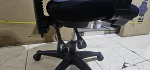 Simple Mesh Secretarial Chair With Cushion