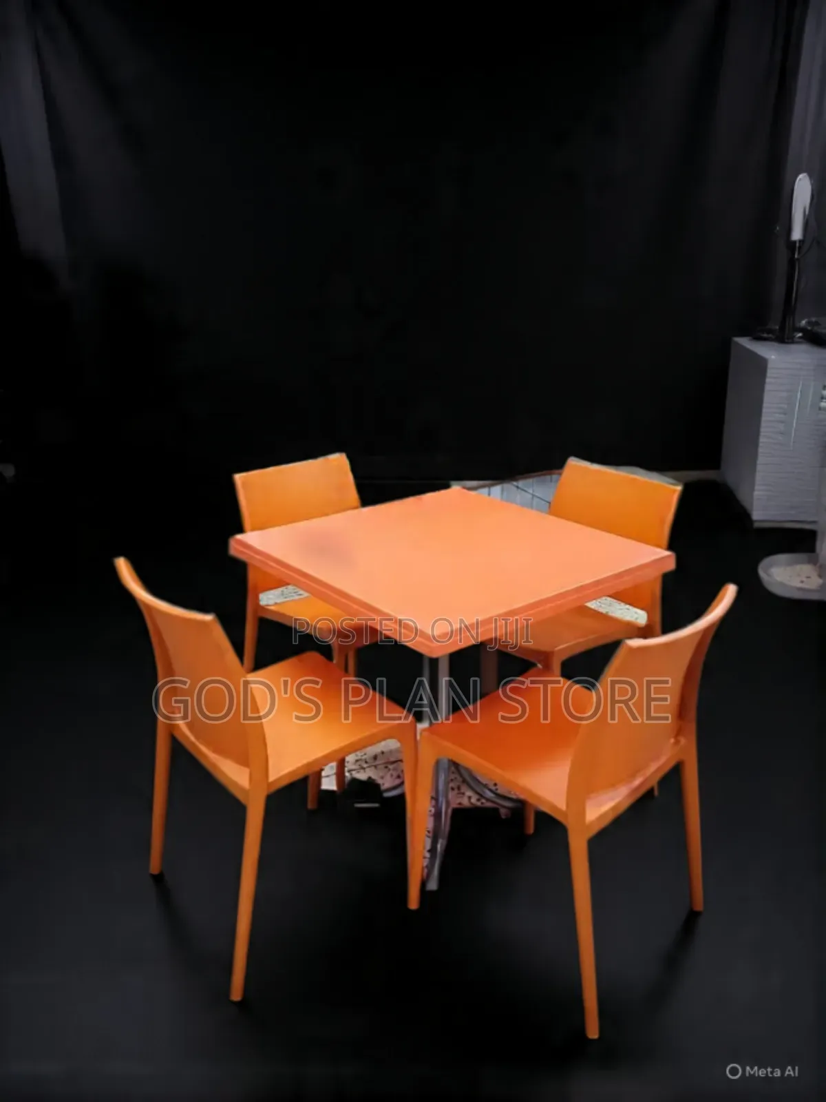 Colombia Plastic Table and Chairs for Restaurant and Bar Dining