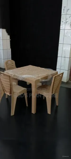 Business Plastic Table and Chairs for Restaurant and Bar