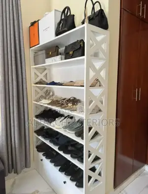Simple 4x6 X Format Shoerack Well Finished in White and 2 Drawers Down