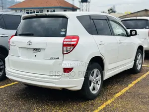 Toyota RAV4 2.5 2012 White