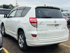 Toyota RAV4 2.5 2012 White
