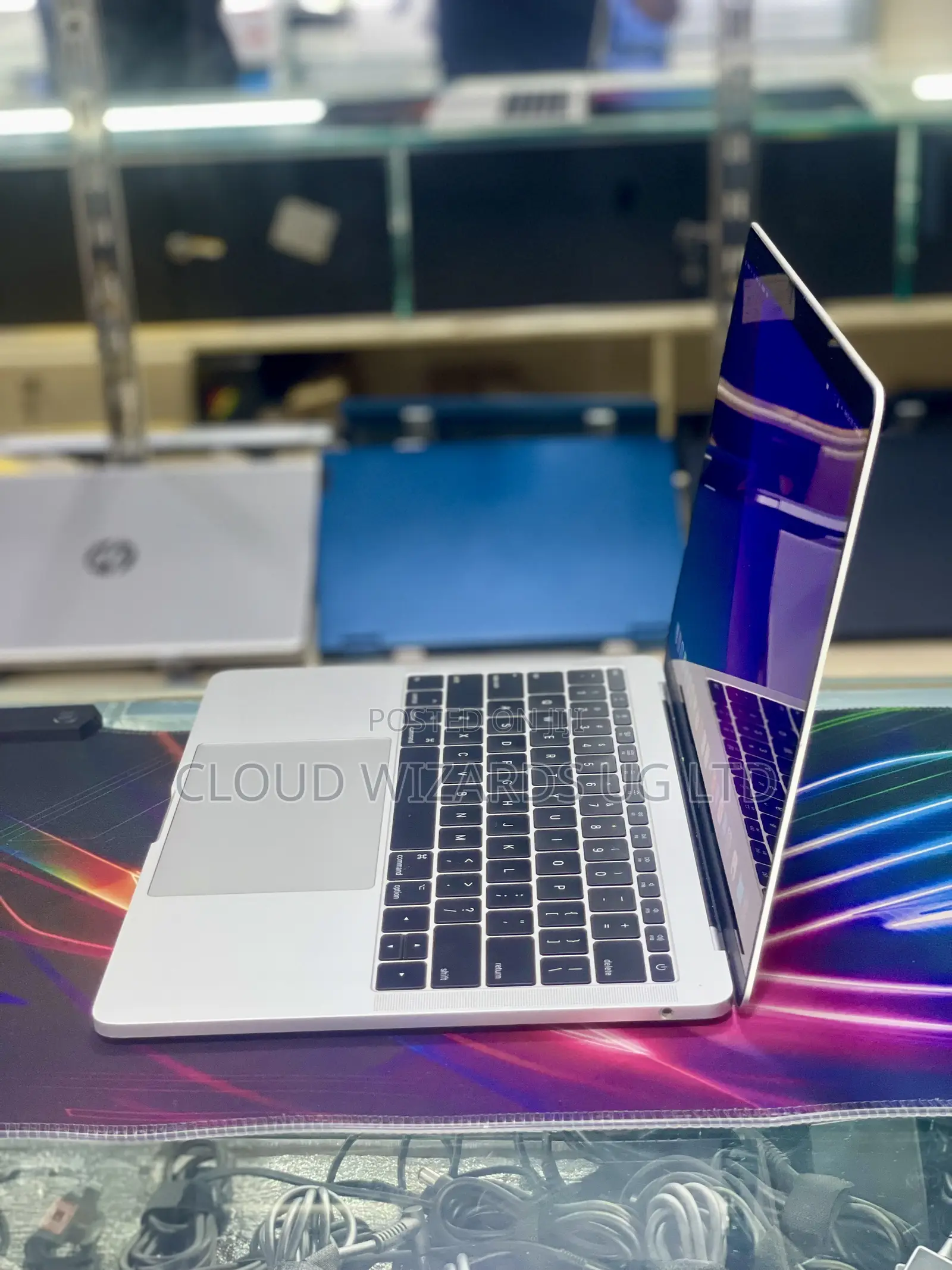 Laptop Apple MacBook Pro 2017 16GB Intel Core I5 SSHD (Hybrid) 256GB