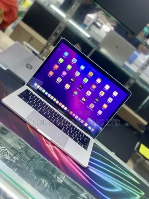 Laptop Apple MacBook Pro 2017 8GB Intel Core I5 SSHD (Hybrid) 256GB