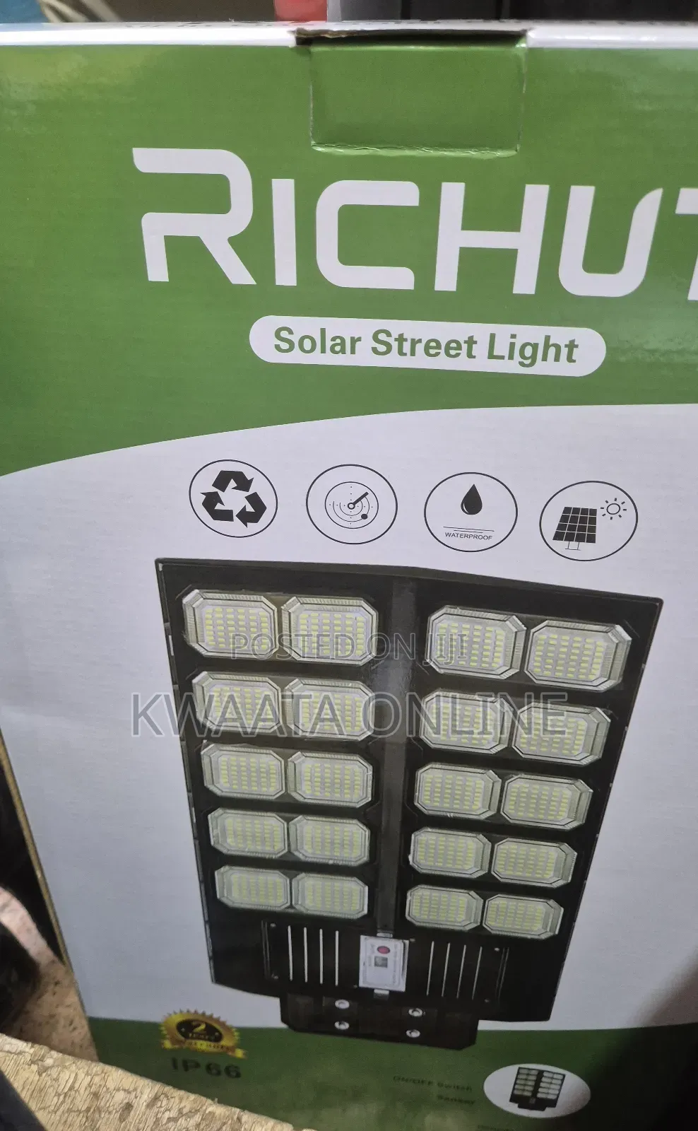 1200watt Solar Powered Remote Controlled Led Street/Pole Light